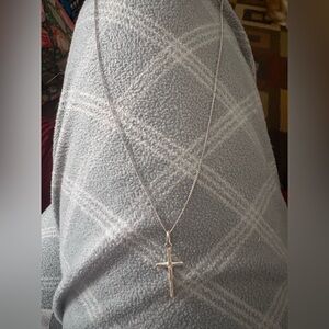 925 Sterling Silver cross necklace